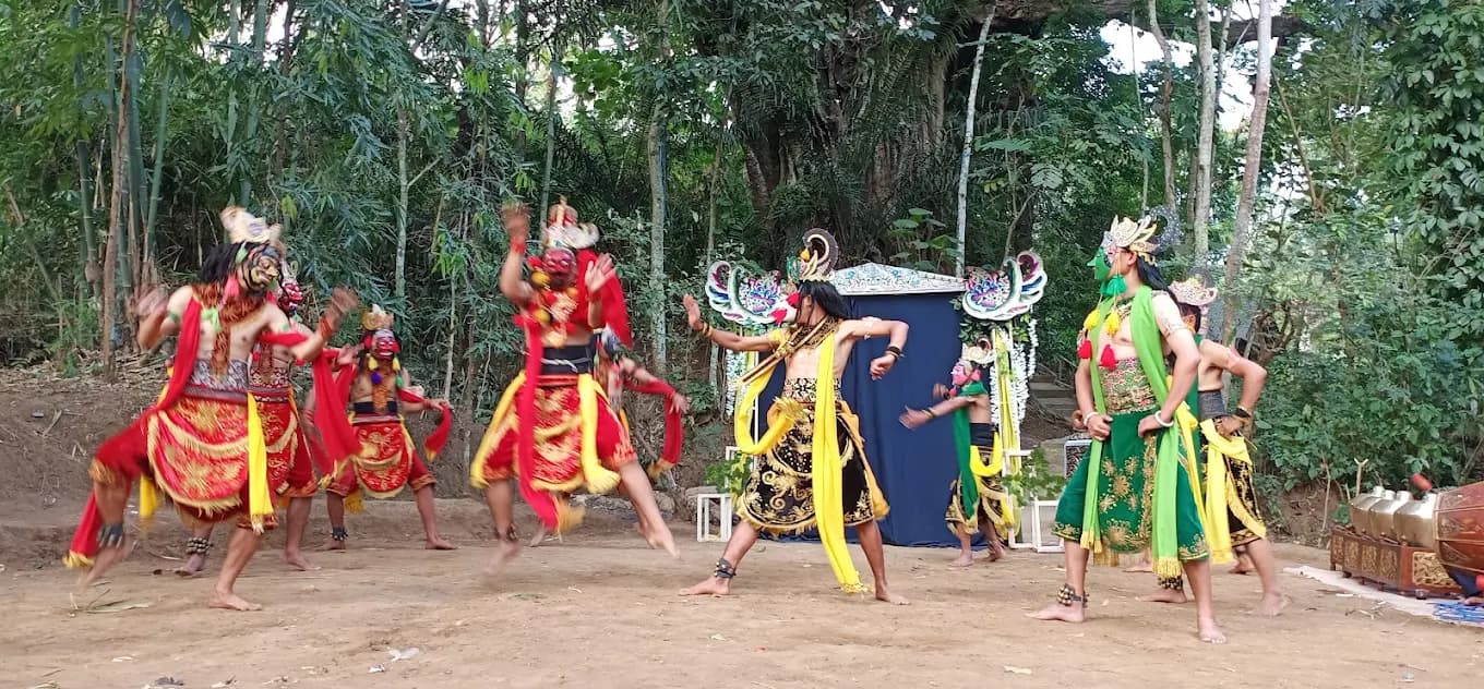 Sanggar Seni Topeng Malang "Asmorobangun" - Foto 2